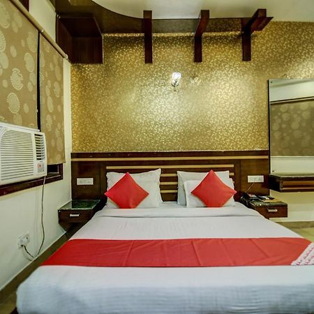 Oyo Hotel Asko International Near Gurudwara Shri Bangla Sahib New Delhi Exterior photo