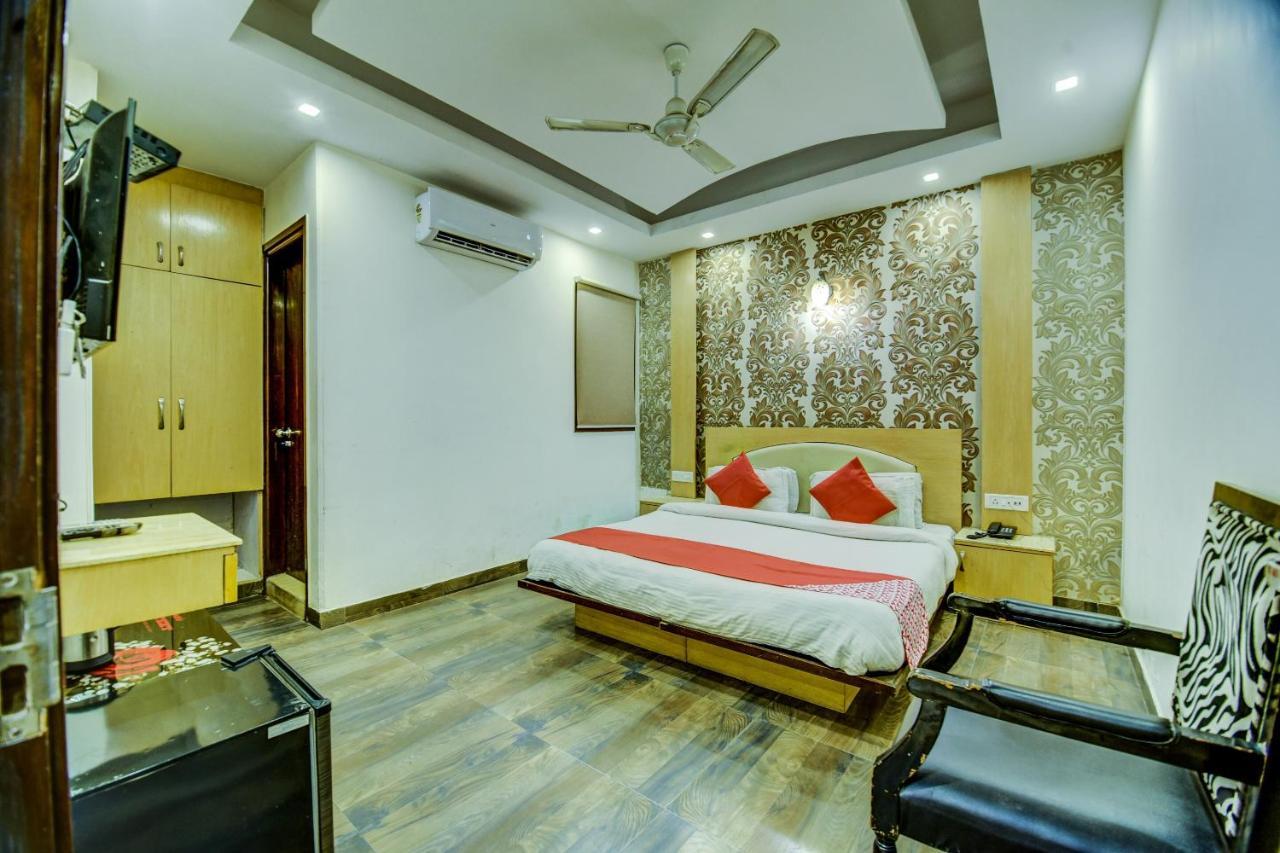 Oyo Hotel Asko International Near Gurudwara Shri Bangla Sahib New Delhi Exterior photo