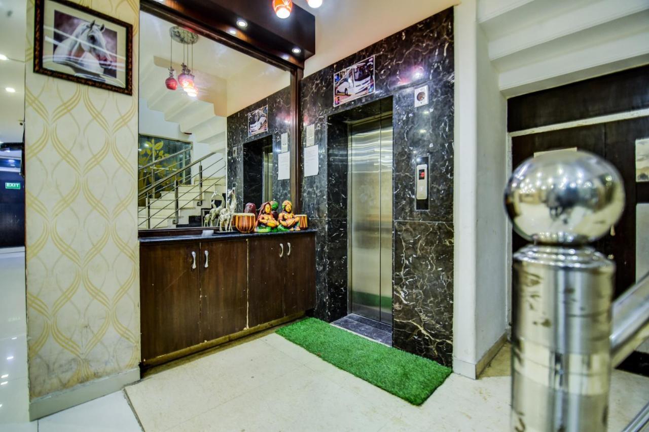 Oyo Hotel Asko International Near Gurudwara Shri Bangla Sahib New Delhi Exterior photo